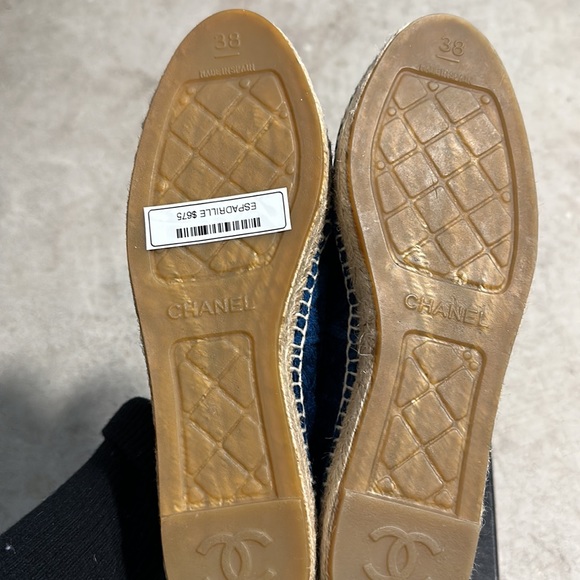 Like New Gorgeous Chanel espadrilles size 7.5 (38 EU) *100% Authentic* - Picture 5 of 11